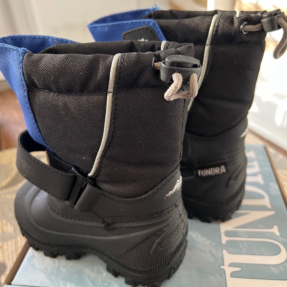 New in box NWOT Tundra Quebec wide Boys winter Snow Boots toddler size 7 black